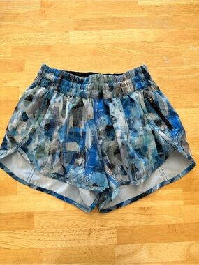Lululemon shorts size 6